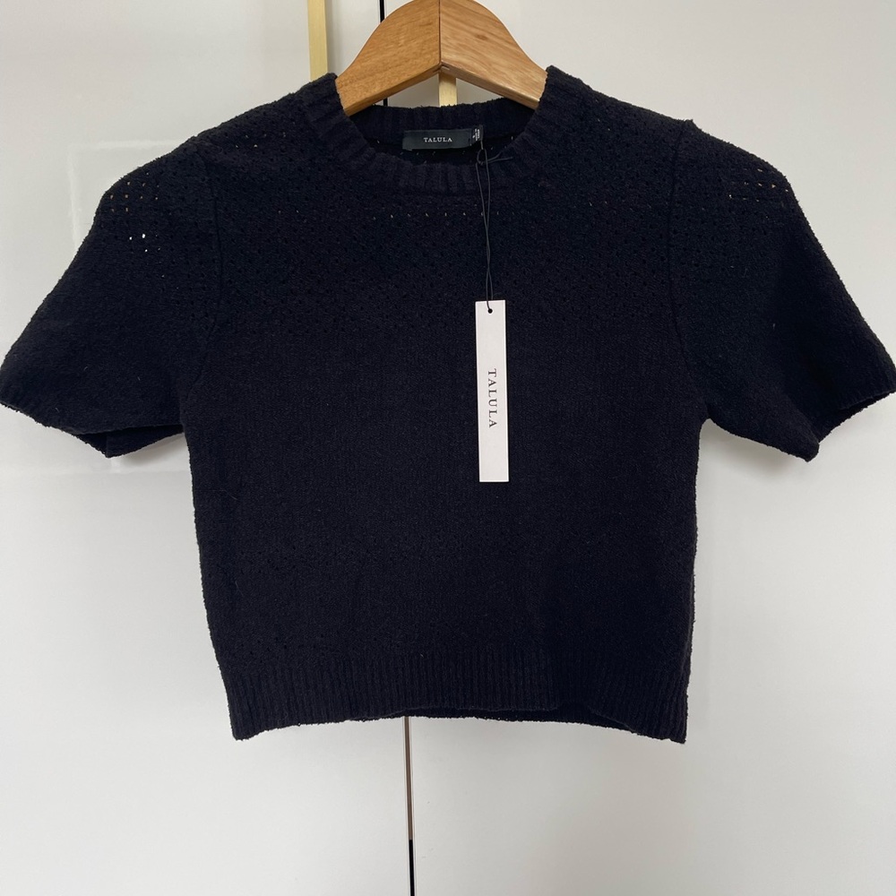 Aritzia Talula short-sleeve knit top